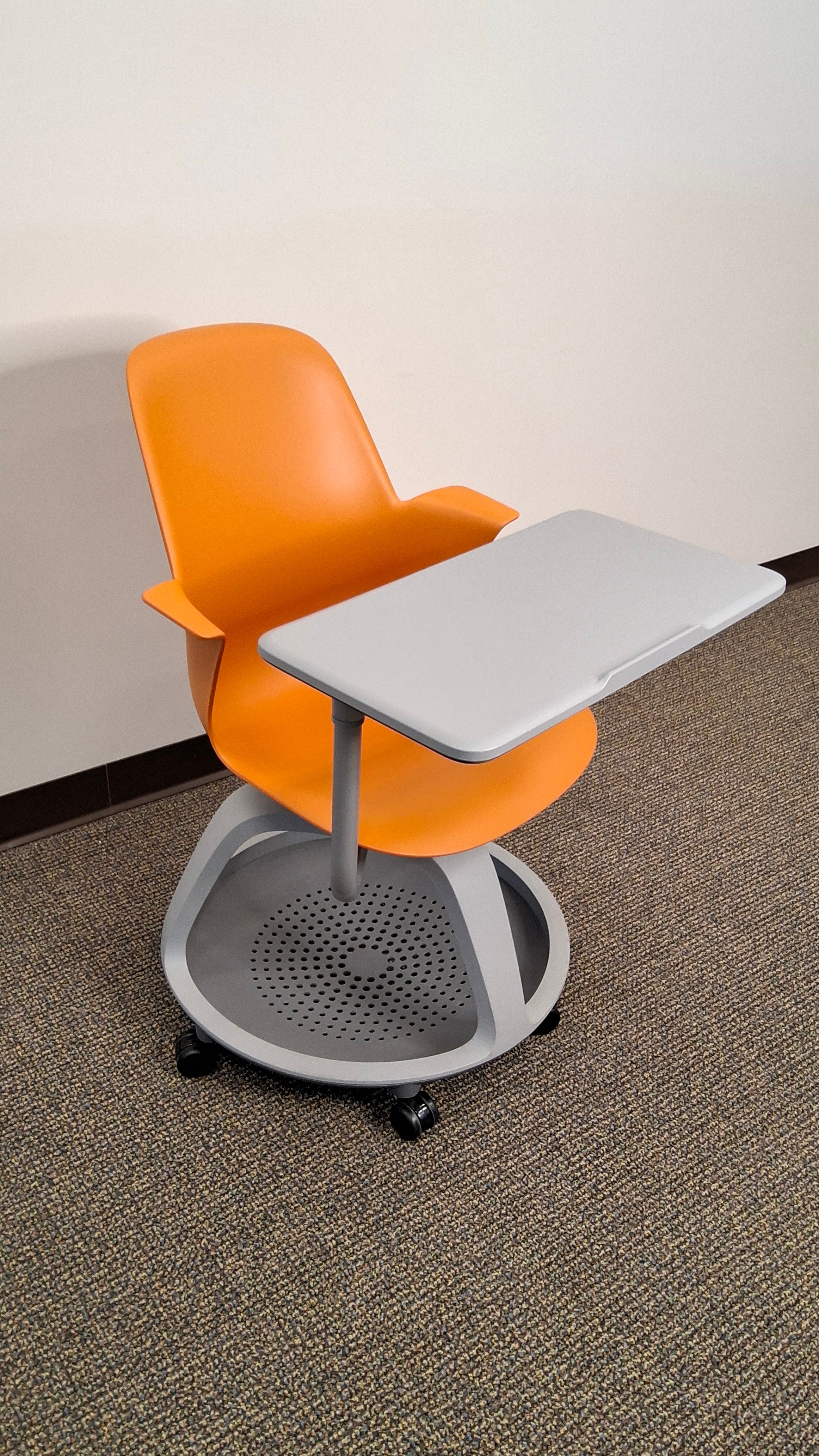 Steelcase「455」ラウンジチェア 1971年 John Portman Steelcase Node Mobile Lounge Chair – RjFurniture