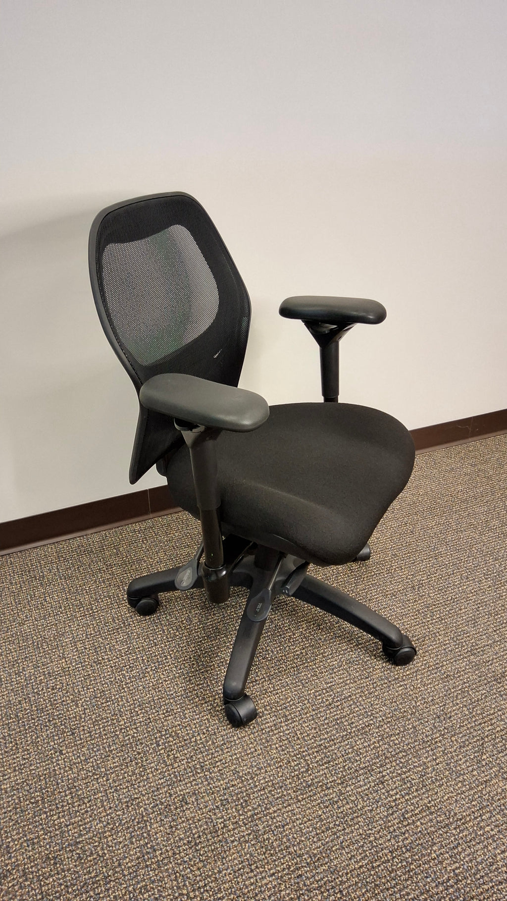 BodyBilt Sola Task/Executive Chair