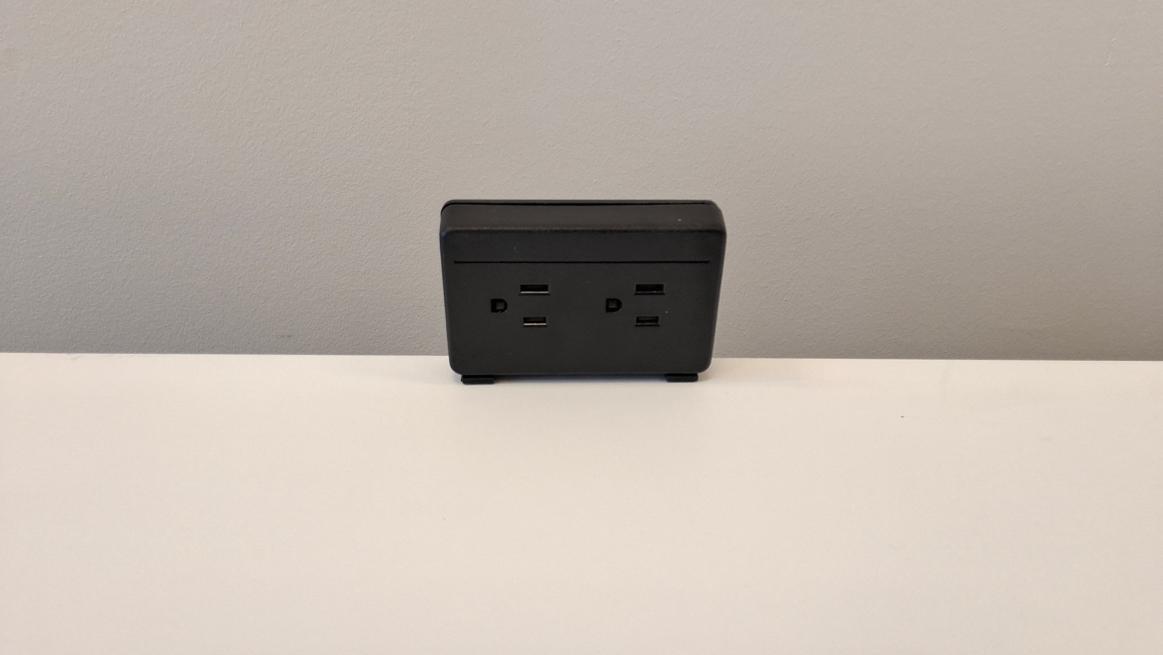Desktop Outlet