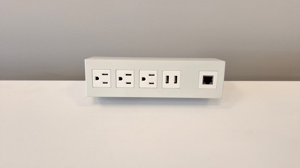 Desktop Outlet