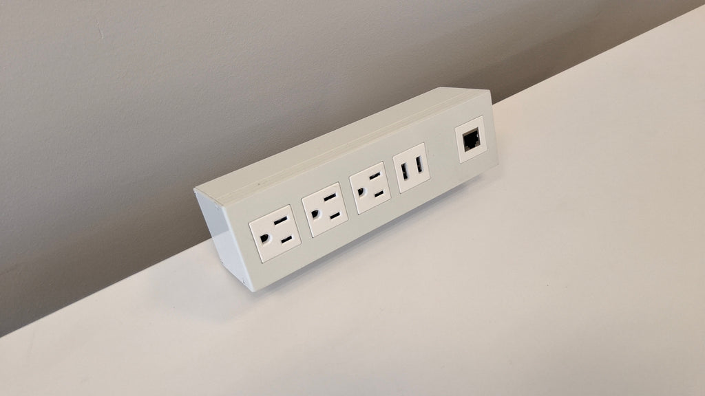 Desktop Outlet