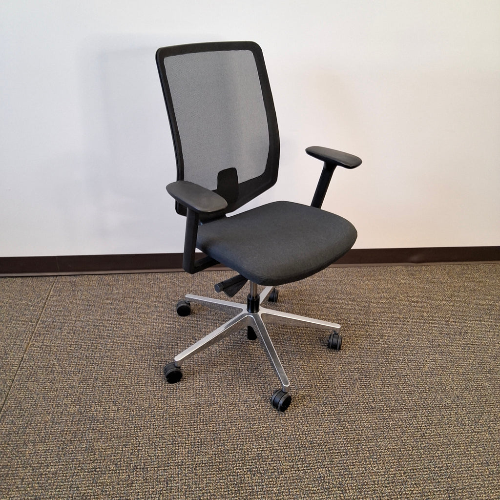 Herman Miller Verus Task/Executive Chair
